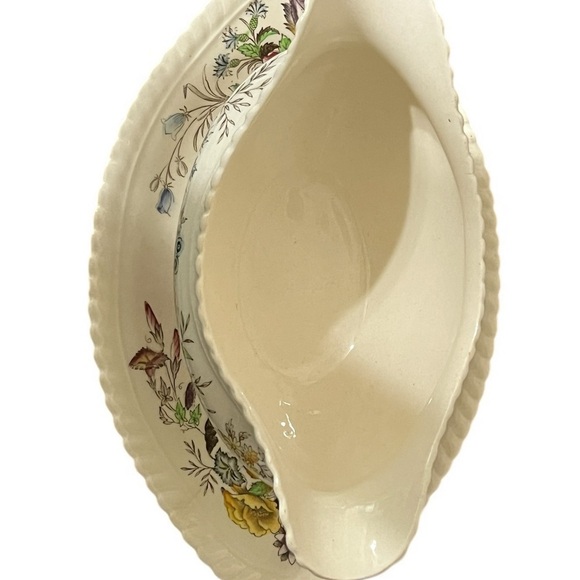 Johnson Bros Windsor Ware Garden Bouquet Gravy Boat with attached saucer. - Picture 3 of 4